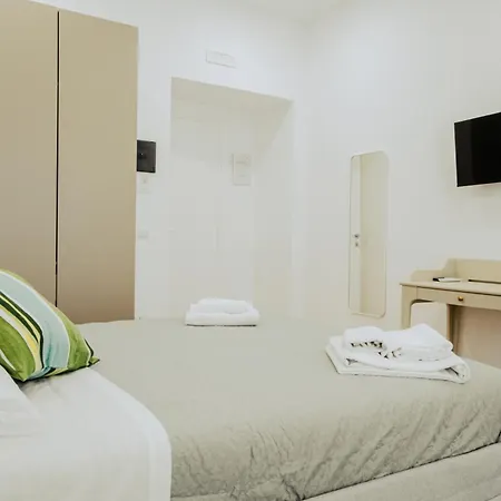 Lara's By I Borbone Pensjonat Neapol