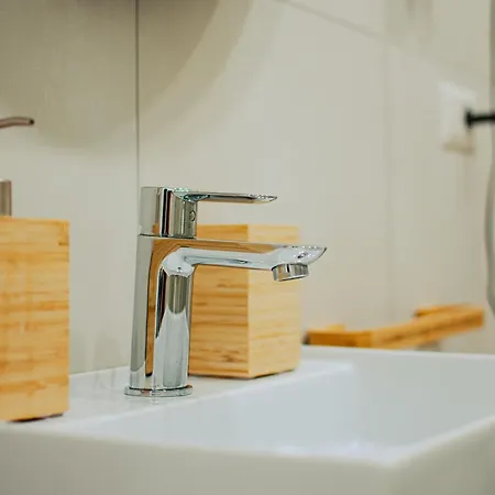 Lara's By I Borbone Neapol