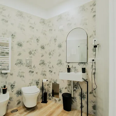 Lara's By I Borbone Pensjonat Neapol