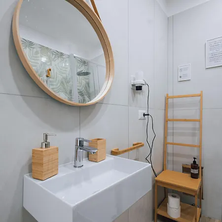 Lara's By I Borbone Neapol