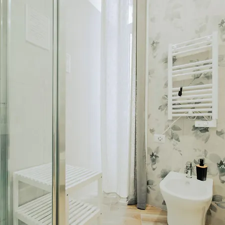 Lara's By I Borbone Neapol