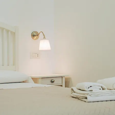 Lara's By I Borbone Pensionat