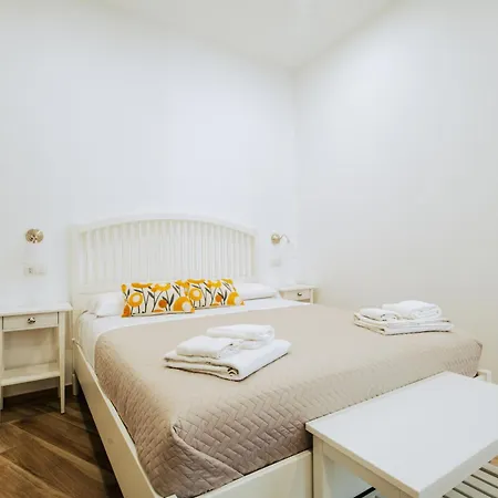 Lara's By I Borbone Pensionat