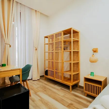 Lara's By I Borbone Pensionat Neapel