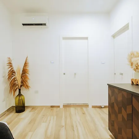 Lara's By I Borbone Pensionat 4*