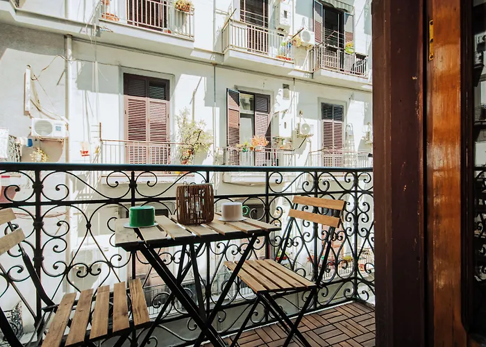 Gasthuis Lara's By I Borbone Napels